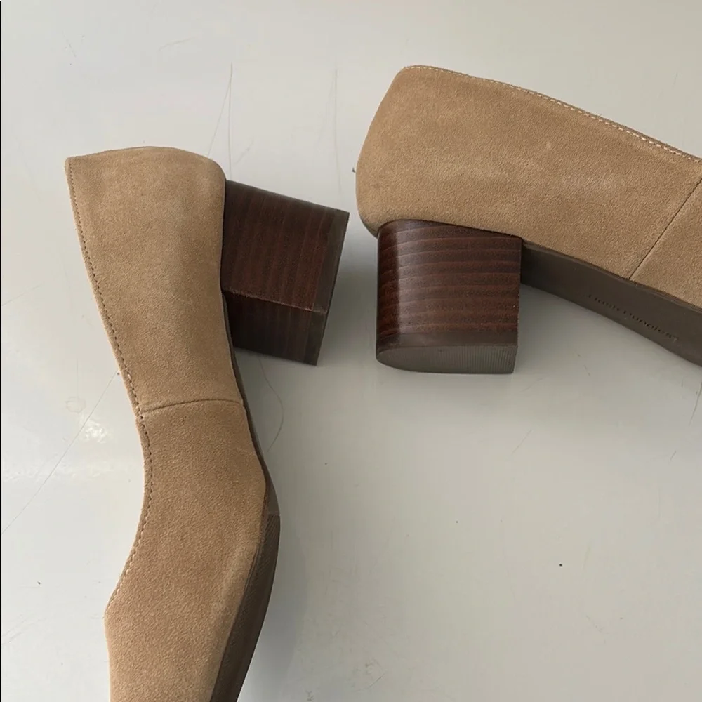 Hush Puppies Tan Suede Block Heels Like New - Picture 2 of 5